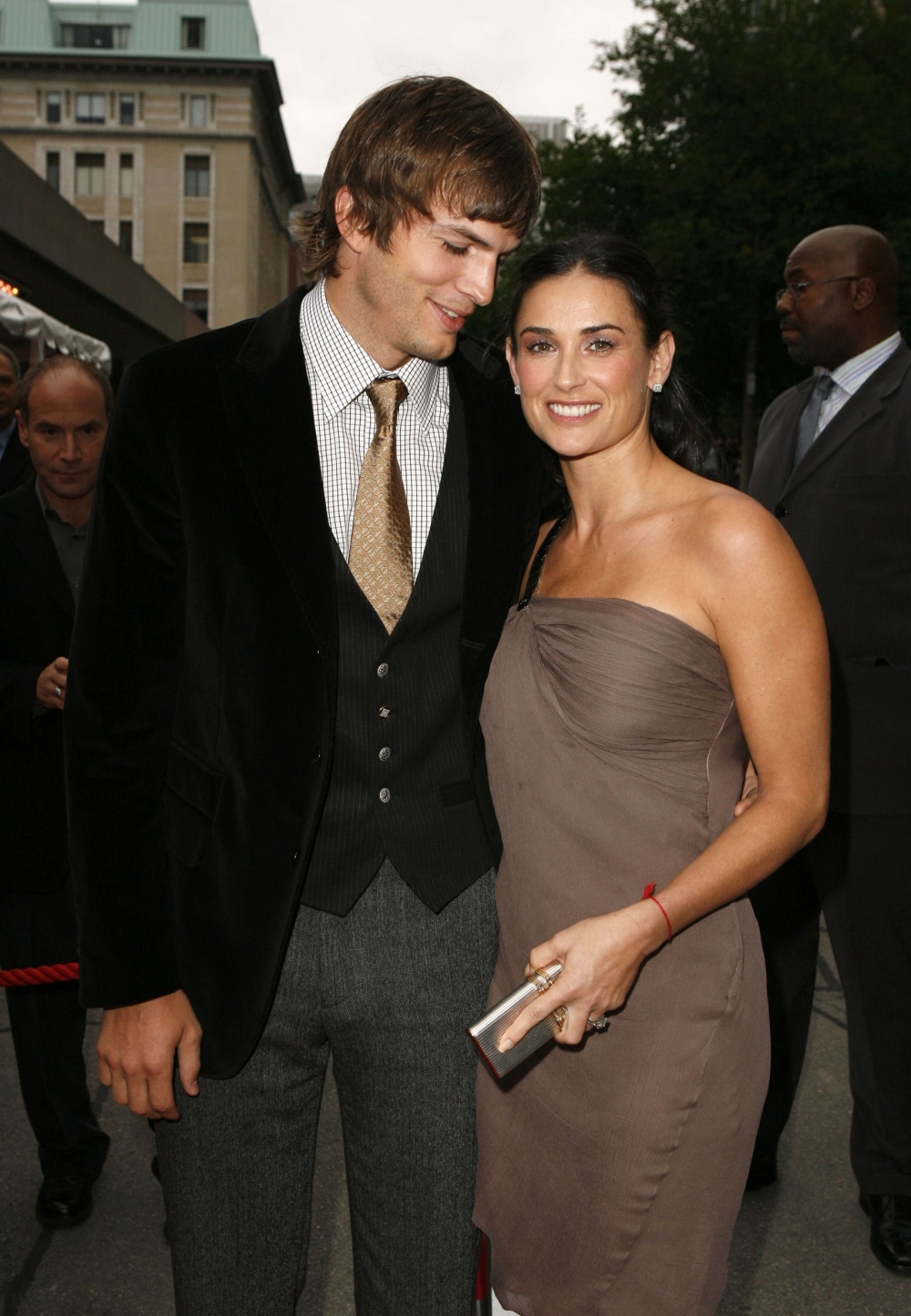 她也曾與Ashton Kutcher結為連理。