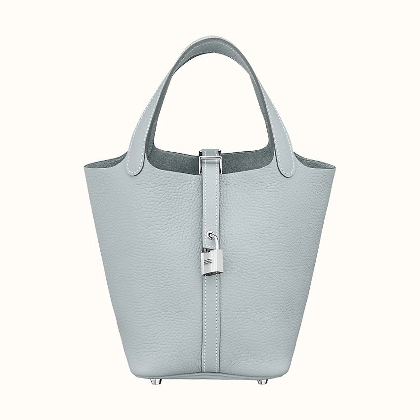 又或是典雅的淡藍色的配色。