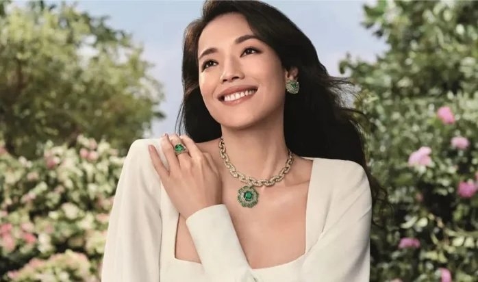 將品牌詮釋的優雅又迷人。