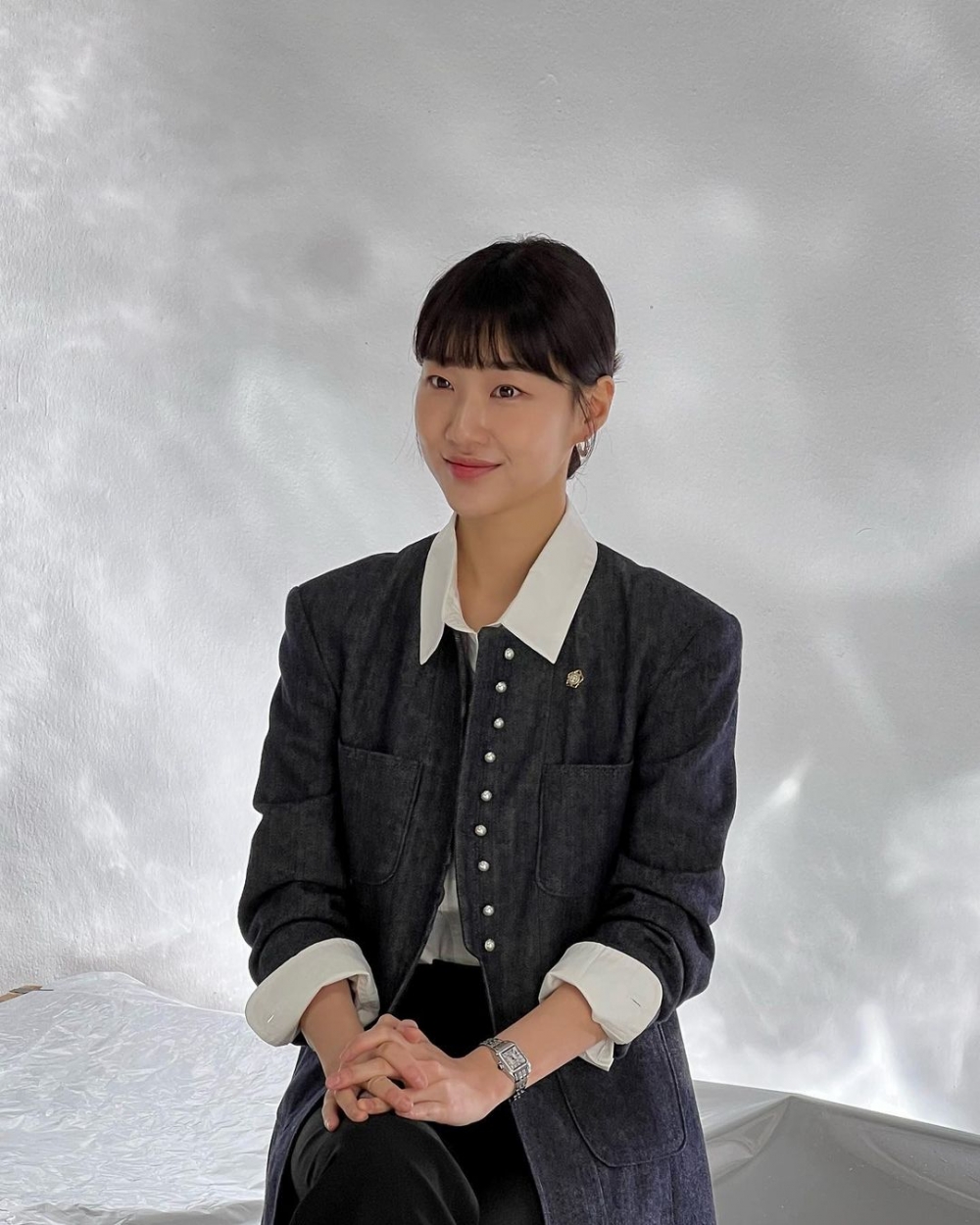 又或是丹寧材質的單品都能選擇搭配。