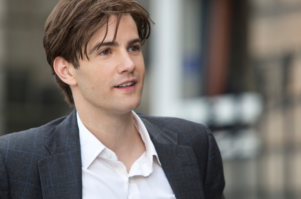 電影版是由Jim Sturgess擔任男主角。