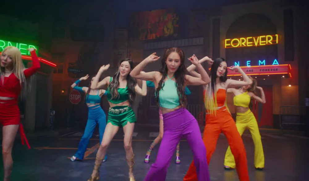 接下來自少女時代的舞蹈挑戰。