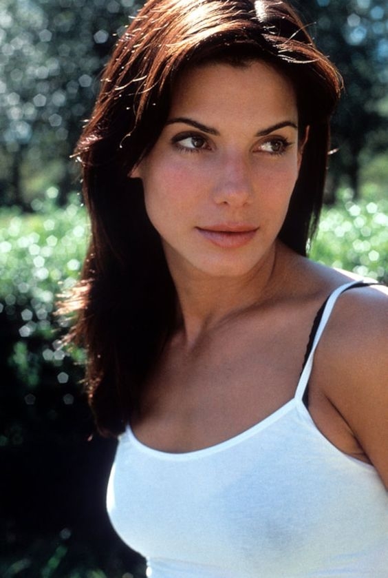 年輕時的Sandra Bullock!