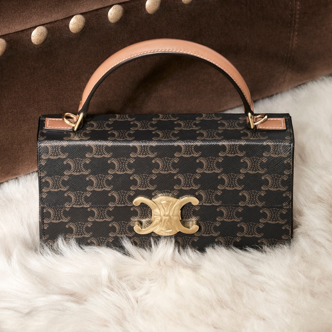 CELINE Box Triomphe廣告形象照。