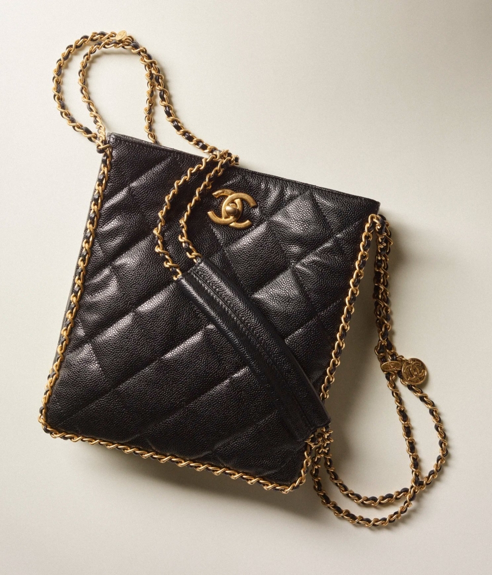 這一款Small Shopping Bag有著實用的設計。