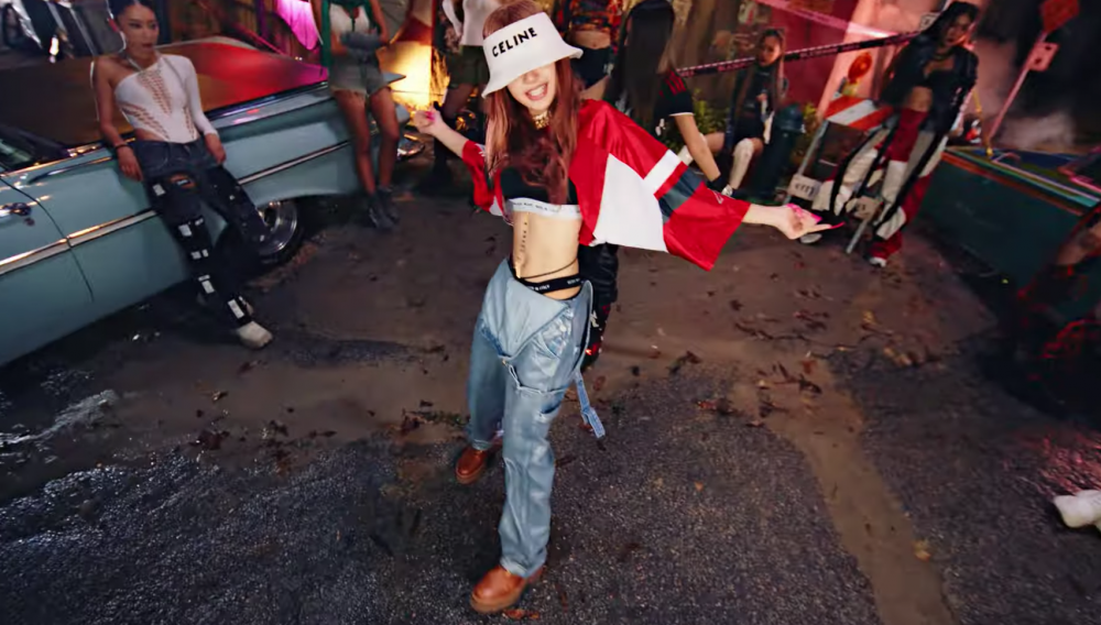 帥氣的休閒街頭風格也是亮點之一。