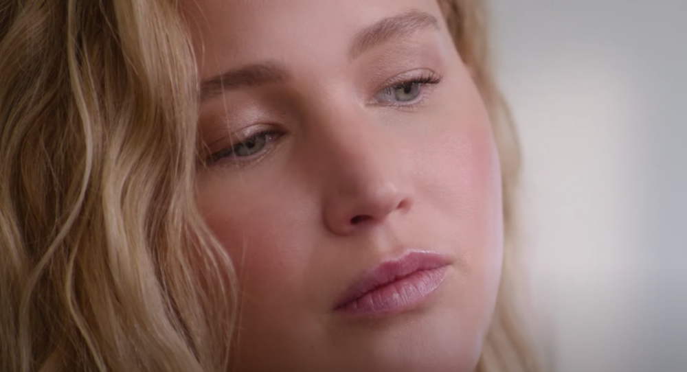 近距離的拍攝能看見她的肌膚狀態。