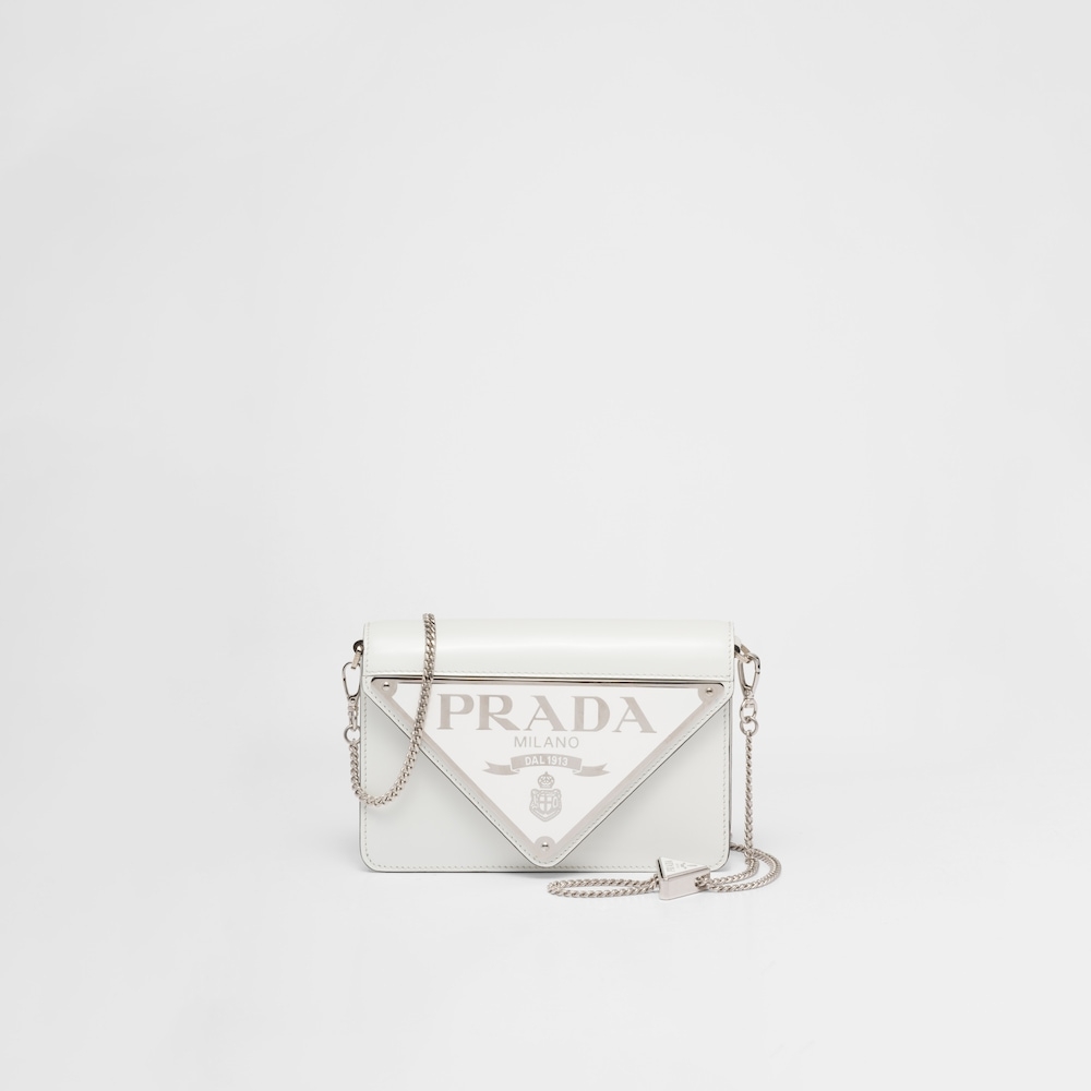 拋光皮革掛肩袋白色款式。