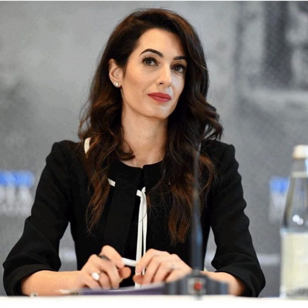 而她也持續在自己的領域閃閃發光。