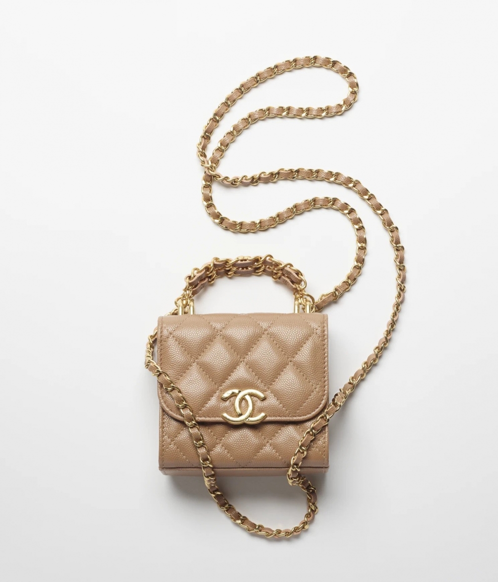 Clutch With Chain粒面小牛皮。