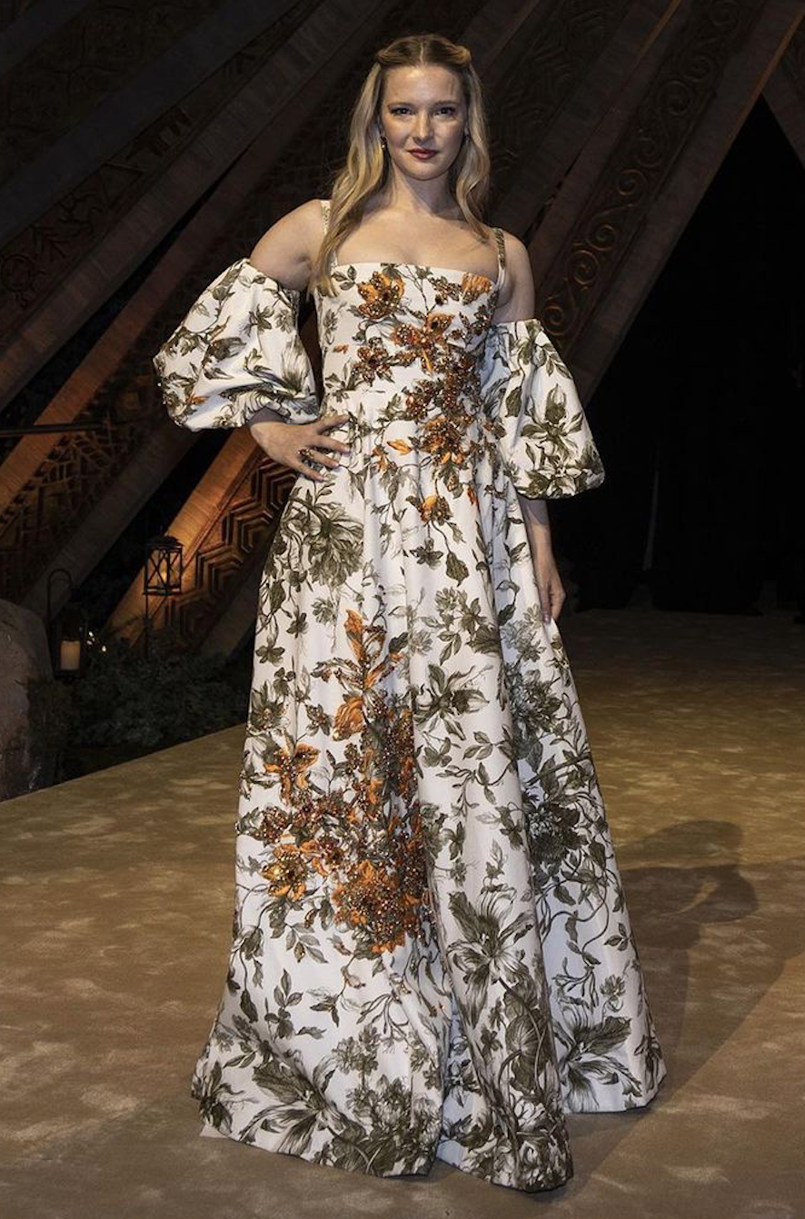 高雅的造型讓她更加耀眼動人。