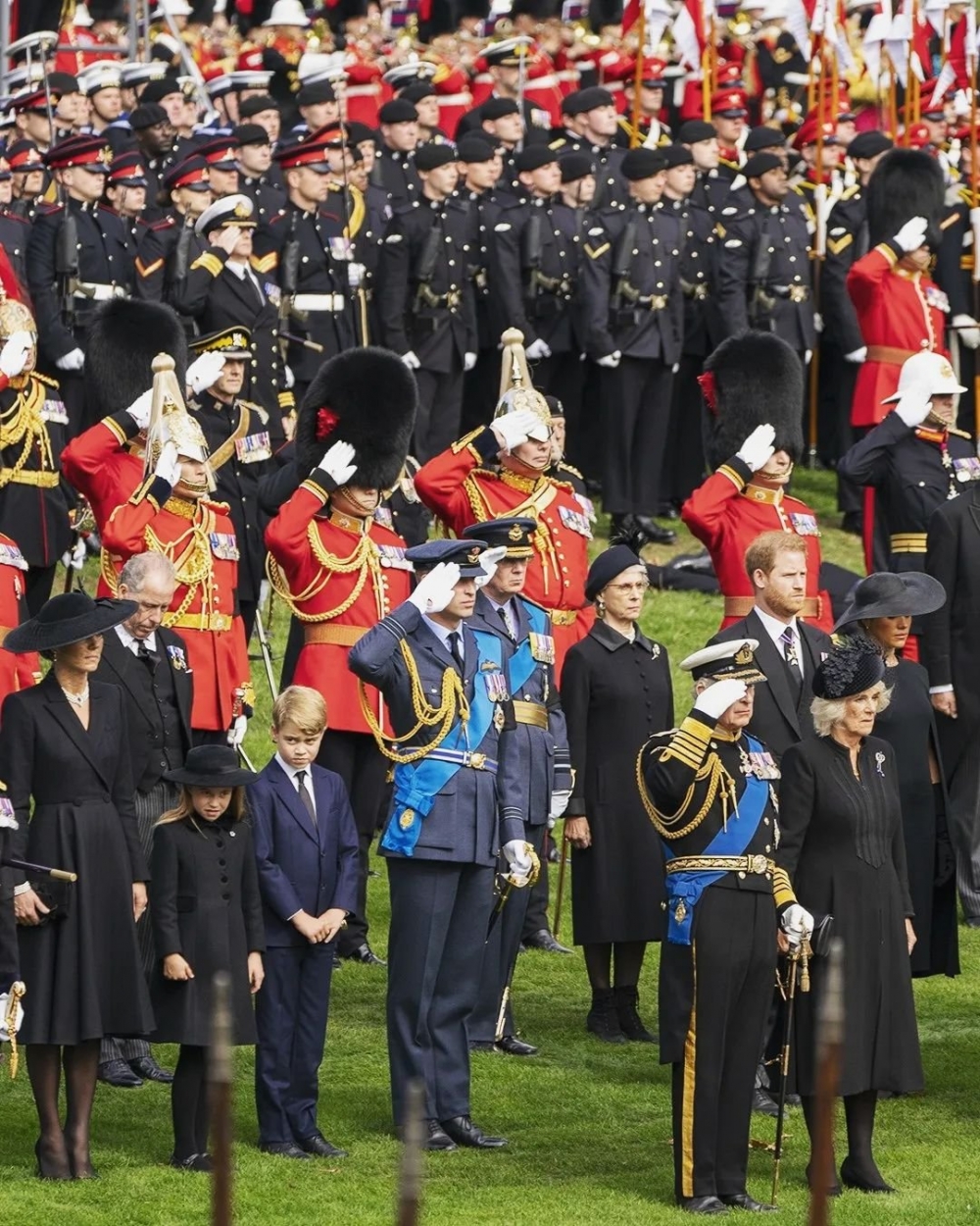 小公主與小王子這次也一起出席國葬。