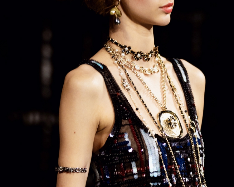 在CHANEL之中可愛登場的蘑菇配飾。