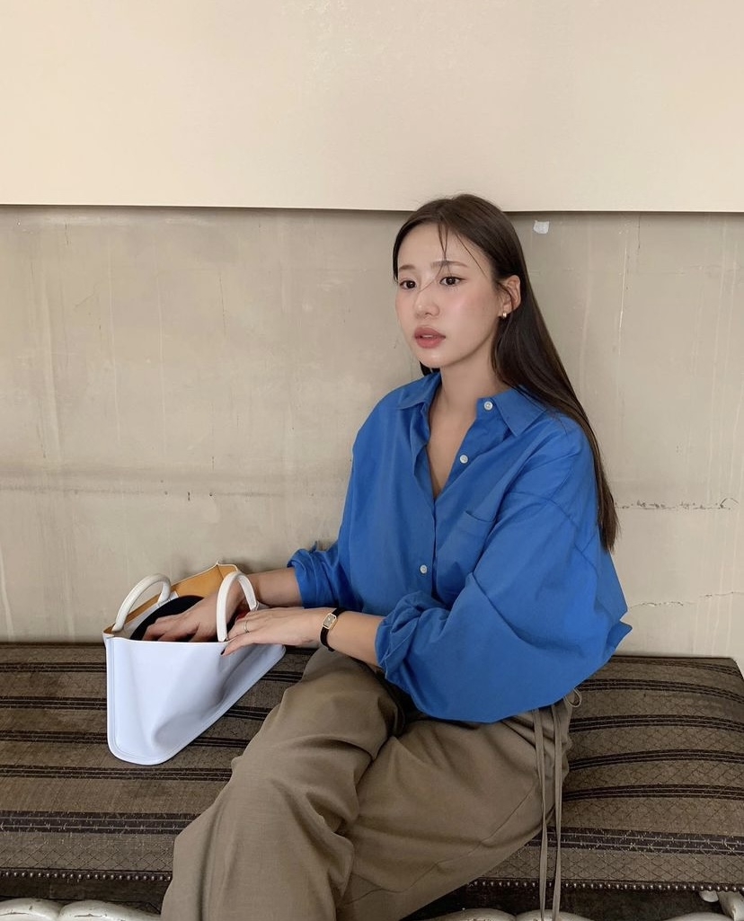 經典的襯衫因為繽紛色彩更吸睛。