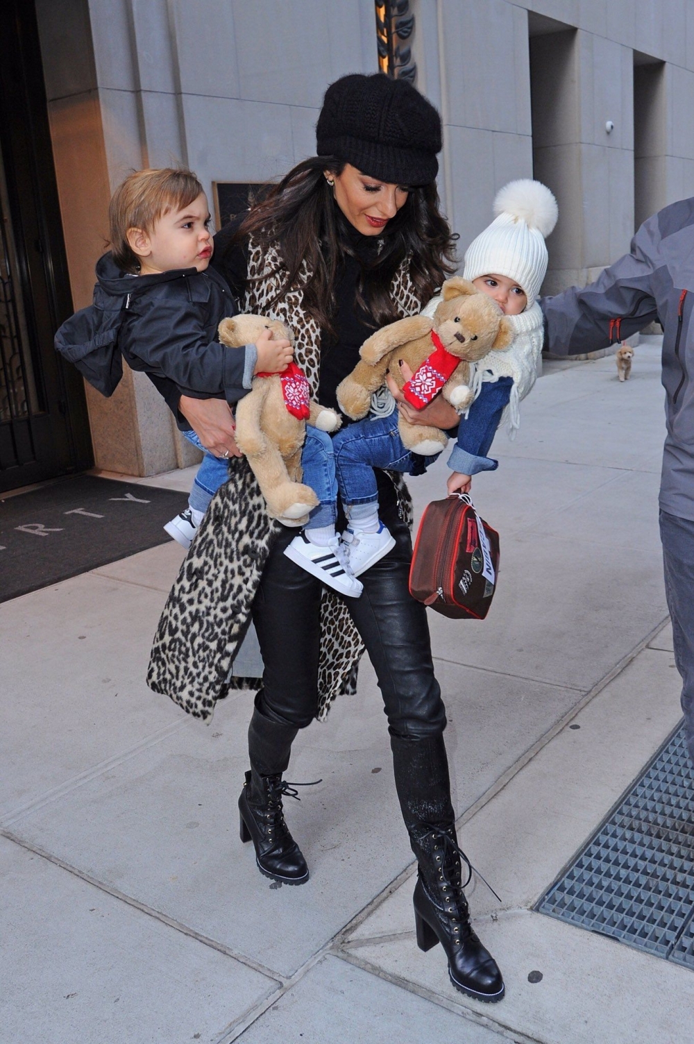 兩人也一起成為了爸媽。