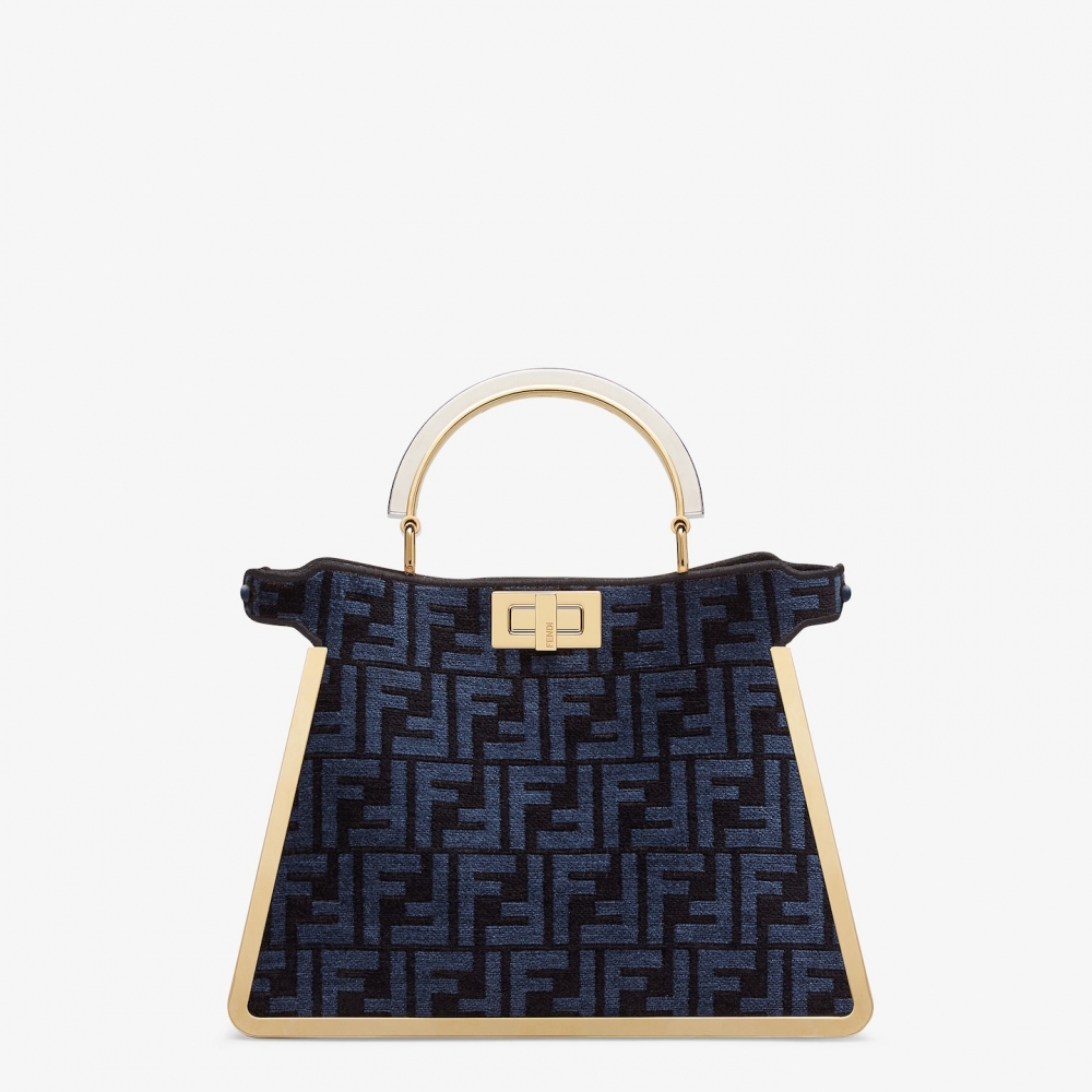 換上高級深藍色的FF Logo讓它更有質感。