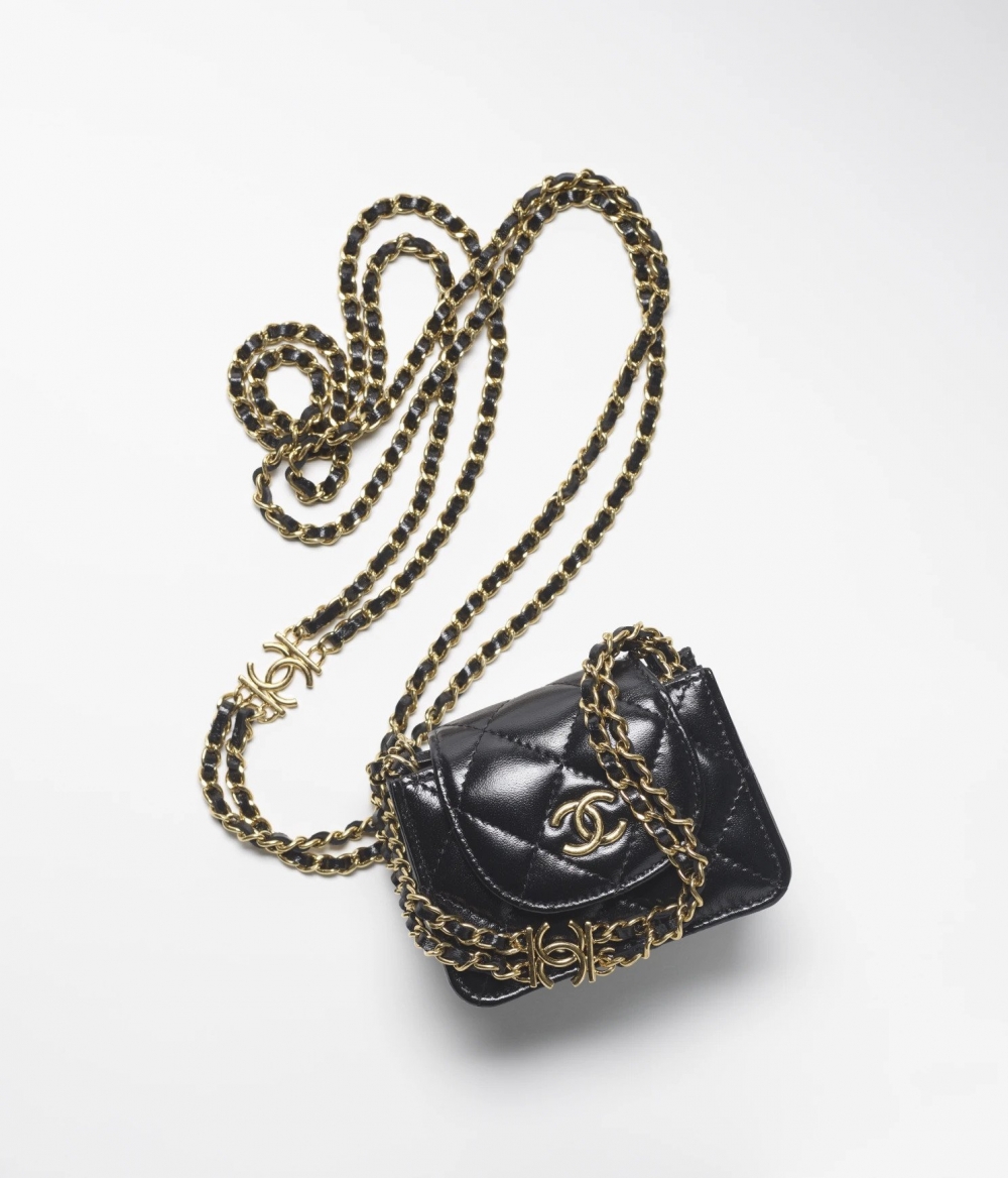 Clutch With Chain風琴式夾層設計。