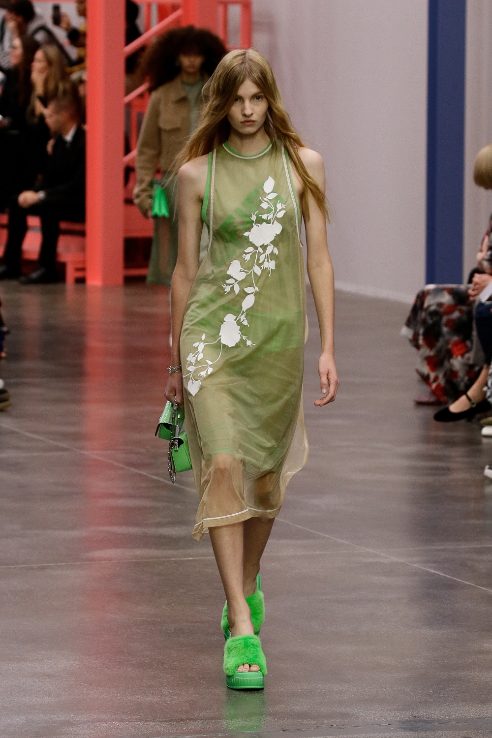 翠綠、薄荷綠也都紛紛登場。