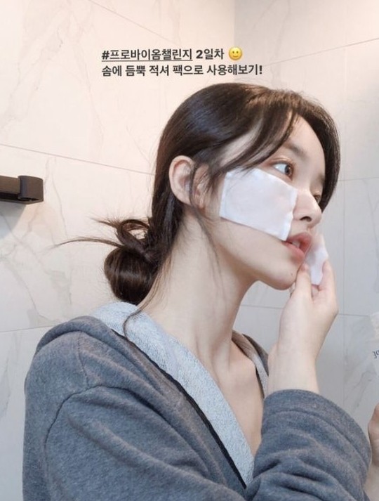 「濕敷法」保濕是現今亞洲女生最常用的保濕急救法。