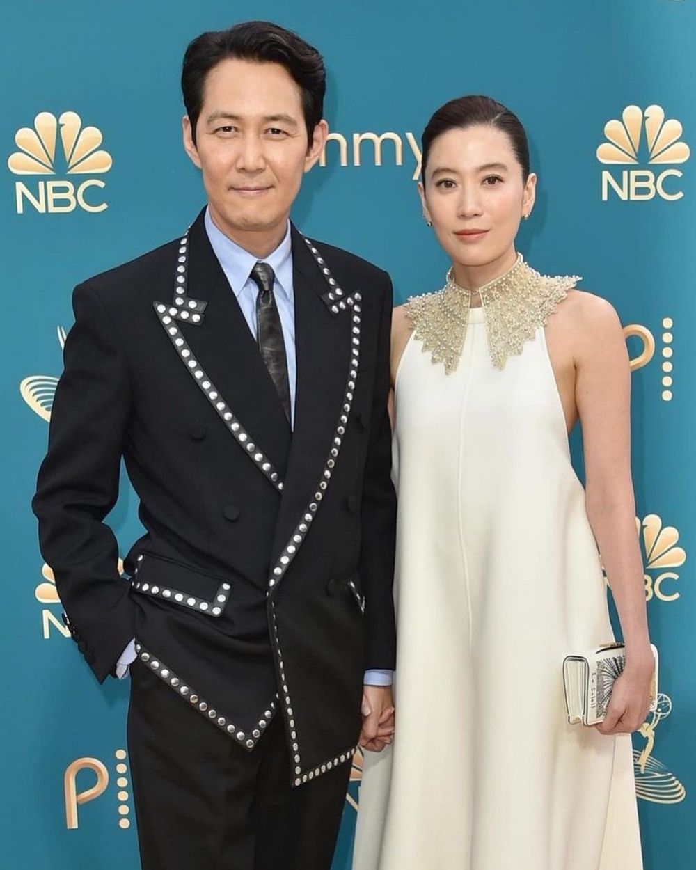 並與女友一同出席頒獎典禮。