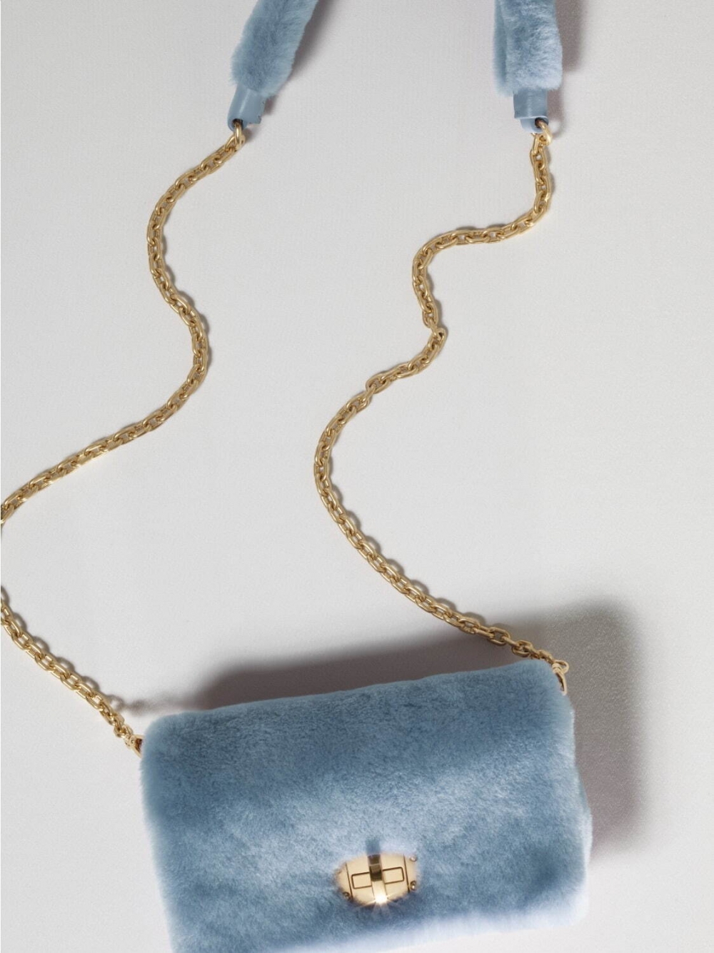 毛茸茸的面料打造全新的觸感。