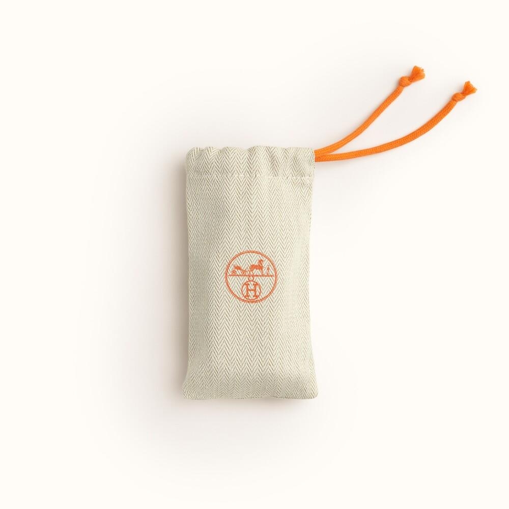 也有著小袋裝著，更顯高貴。