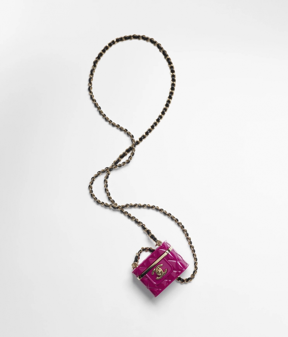 CHANEL Long Necklace菱格紋設計。