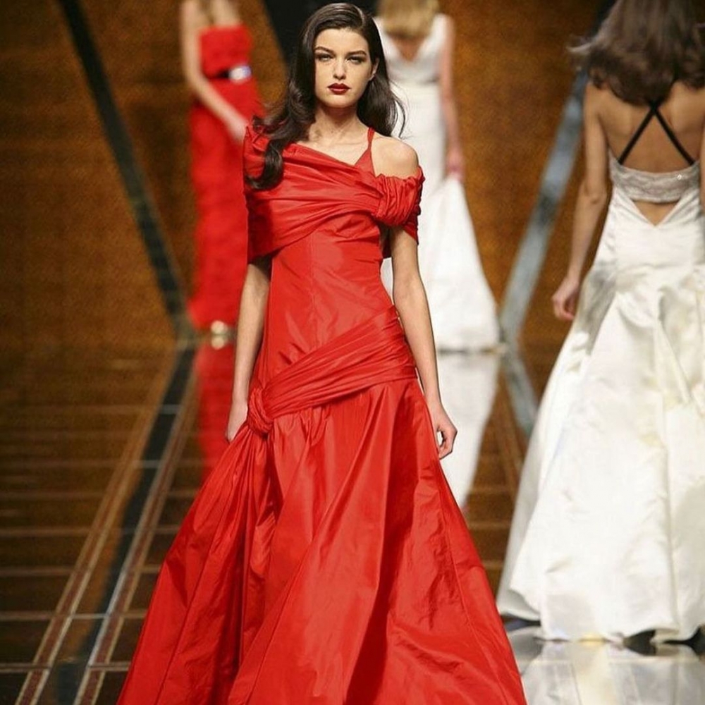 詮釋出與當時模特兒不同的氛圍。