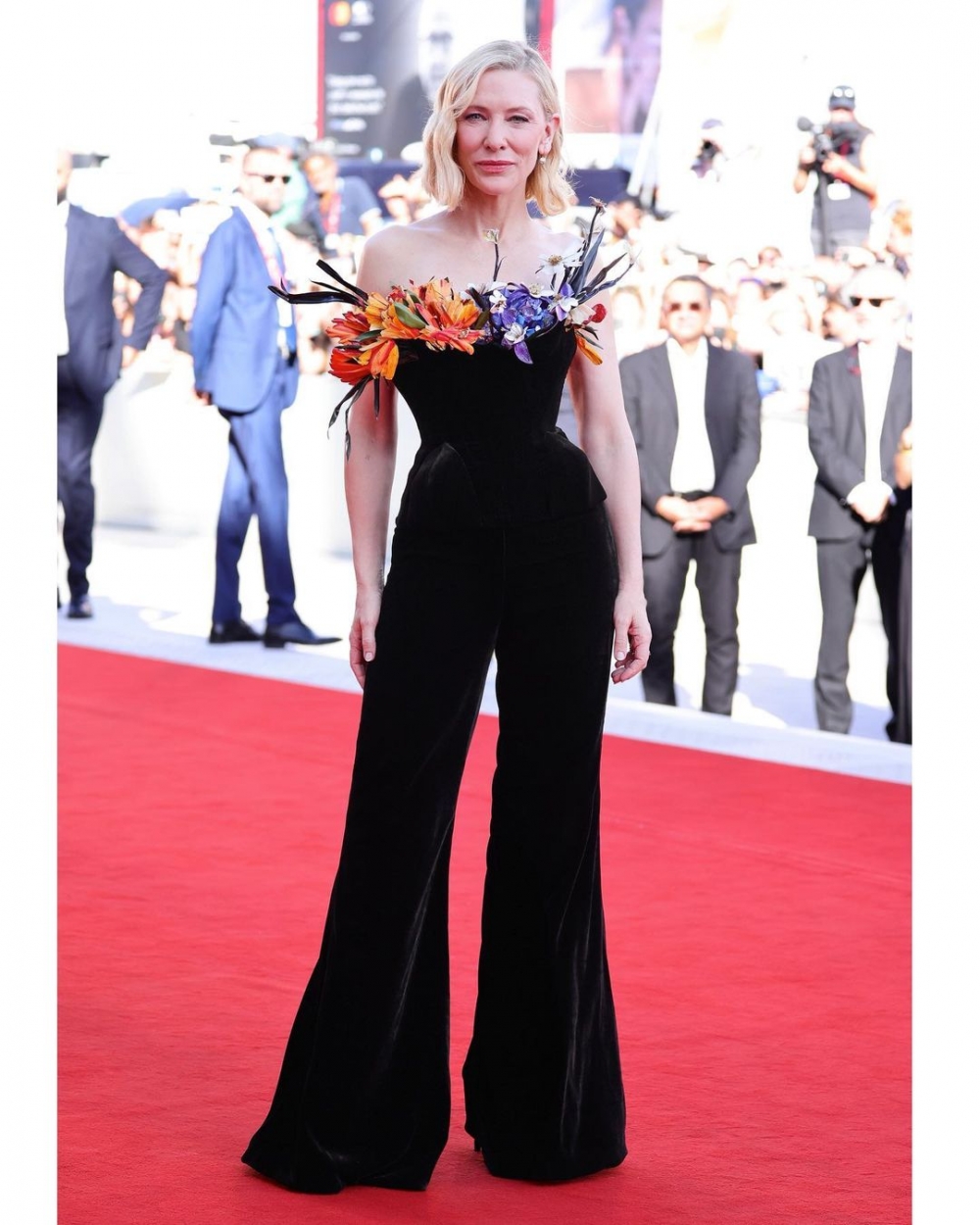 仙氣十足的Cate Blanchett以花卉長褲登場。