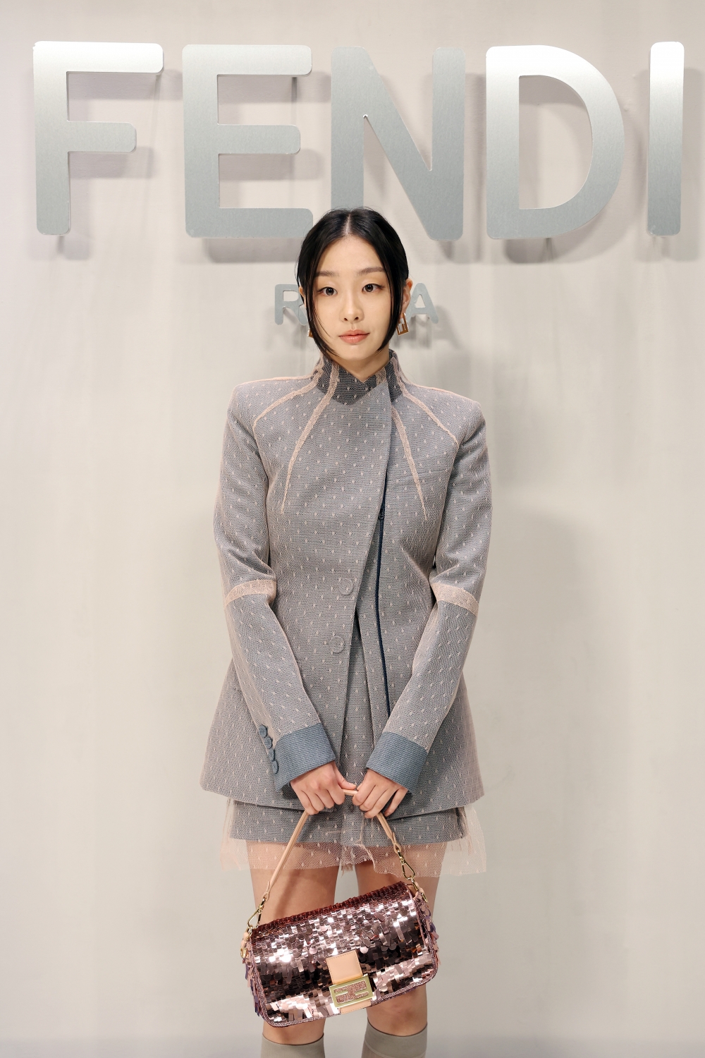 金多美也現身本次的秀場。