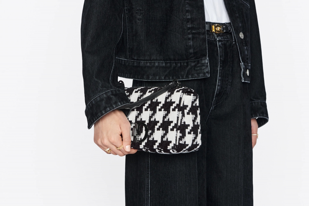 連拿在手上也都非常優雅。