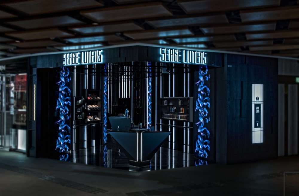 圖書館對Serge Lutens有著非凡意義,將香水與圖書館結合,就是專門店的核心設計理念。