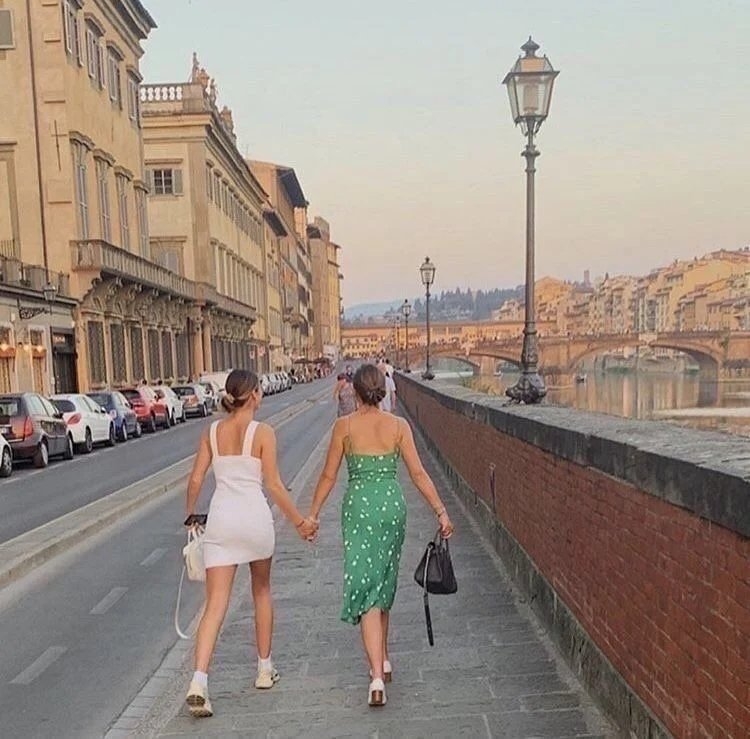 不需要在彼此的面前假裝。