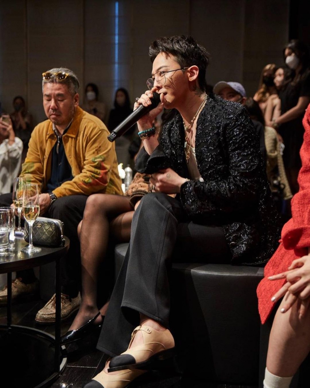 邀請藝術家們進行一場以對話形式分享藝術。