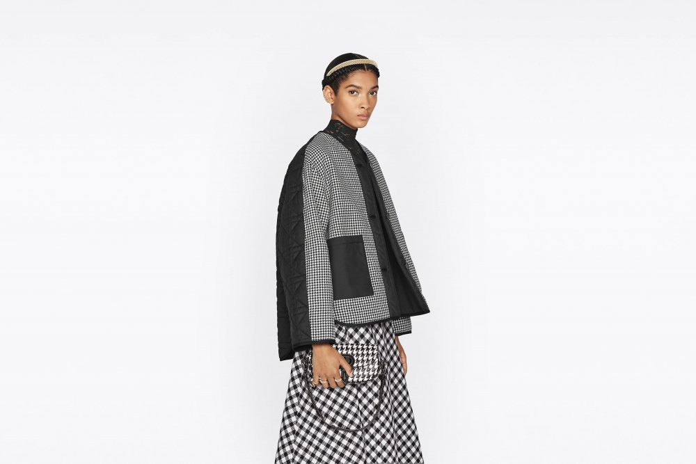 這次Dior為手袋們換上了優雅新衣。