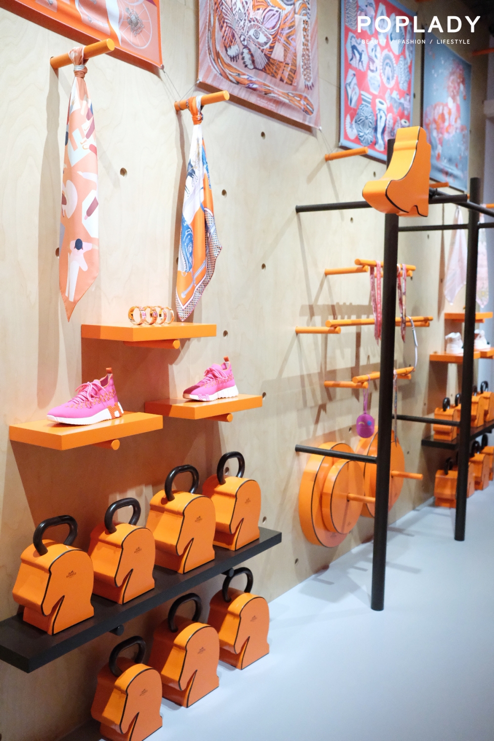 率先走進香港HermèsFit參觀：愛馬仕限定時尚健身房登陸大館，絲巾沙包、橙色馬頭壺鈴超夢幻！