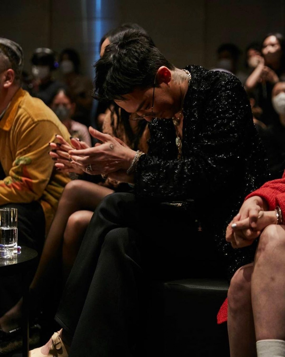 展現陽剛與陰柔的時尚感。