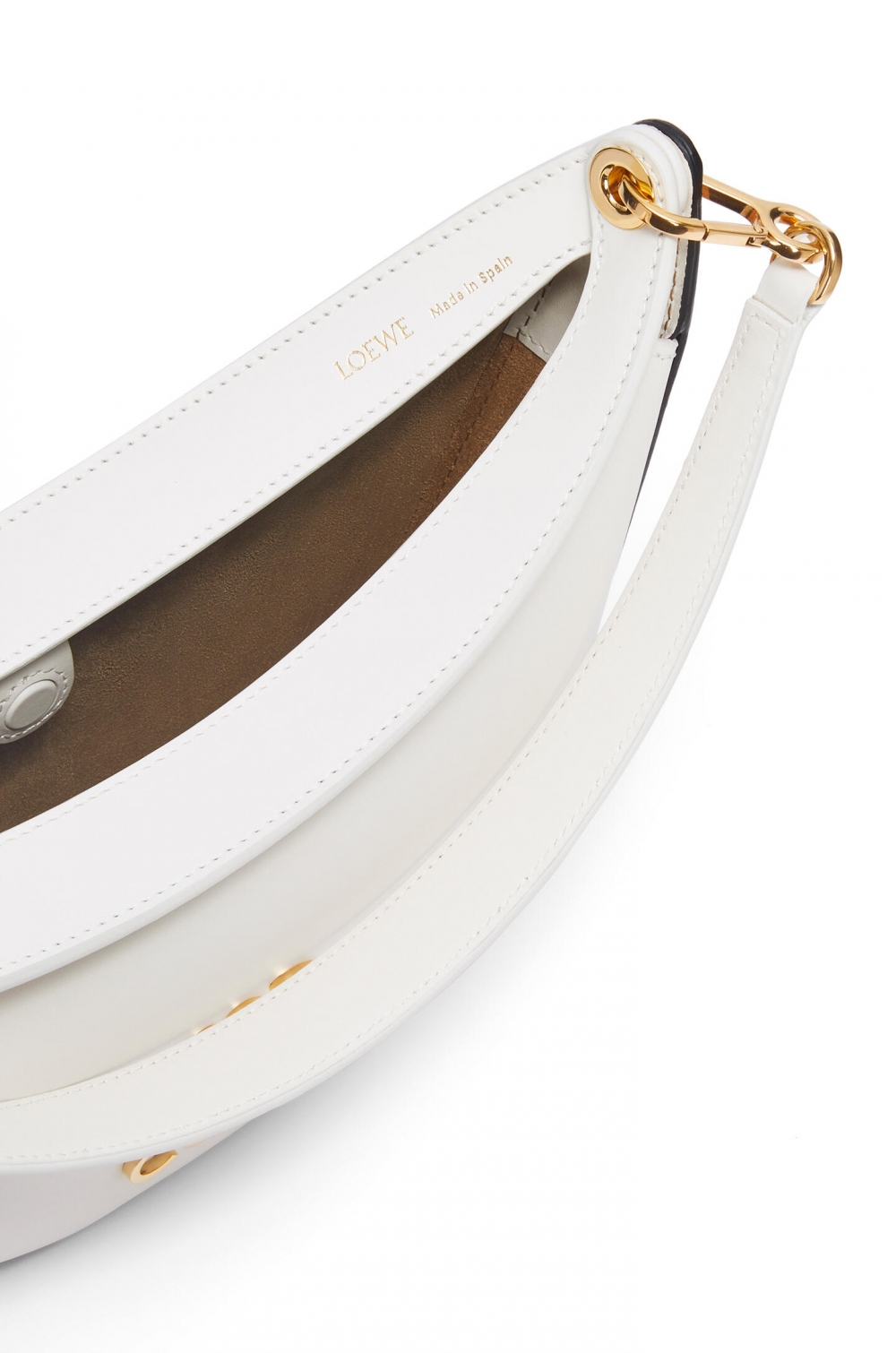 弧形雙唇扣作為開口設計。