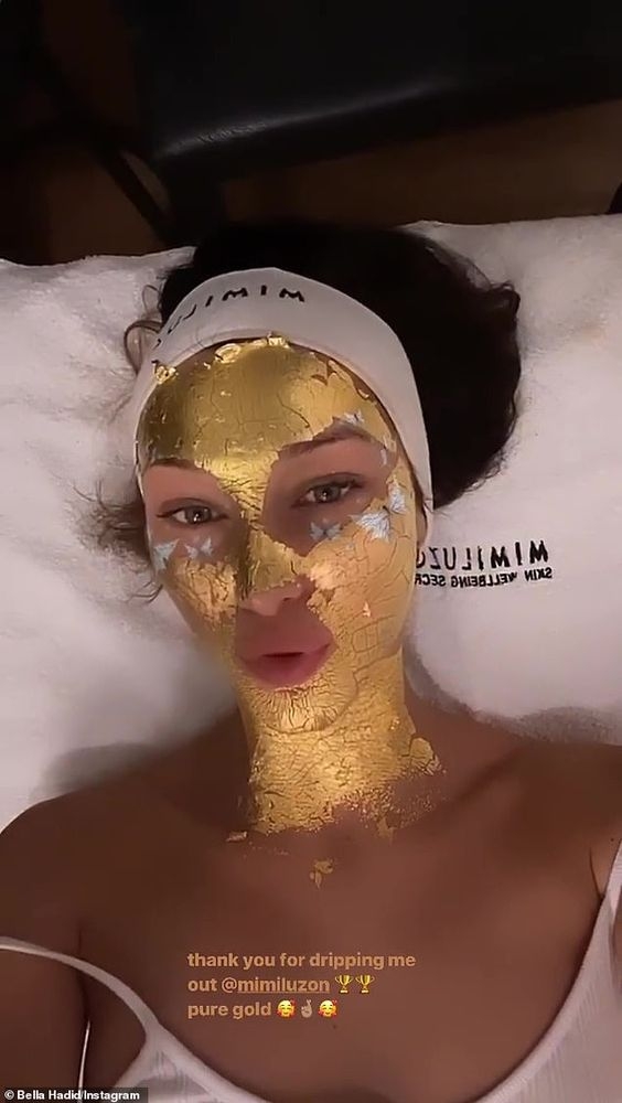 無論時裝週前,還是後,Bella都會勤敷面膜保濕提亮,讓肌膚回復光澤、透亮、柔滑狀態。