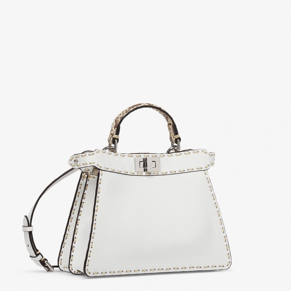 Peekaboo俐落的廓形深植人心