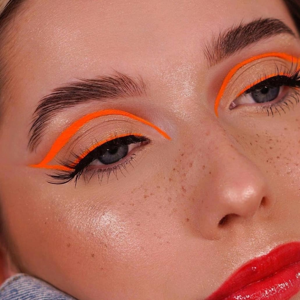 萬聖節必嘗試彩色全框式眼線