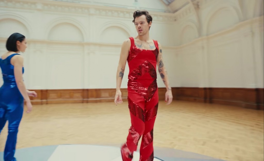 他原來有參與Harry Styles的這MV!