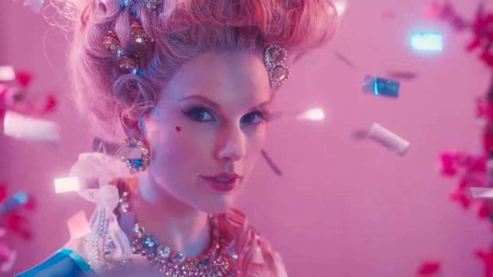 她唯獨把「Lover」這稱號給了他。