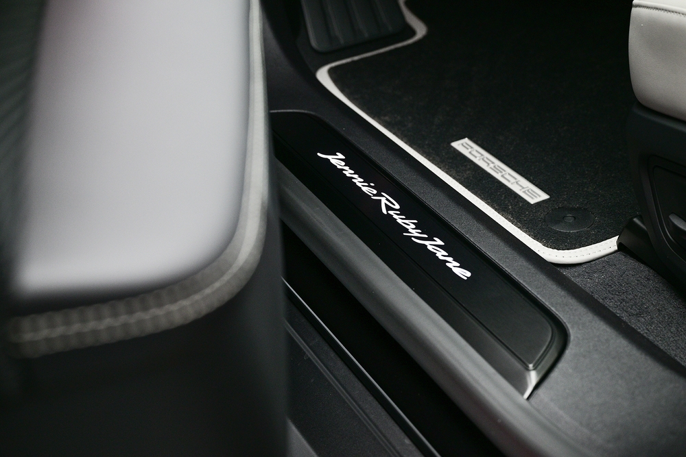 本次的車身上也處處都藏有細節。