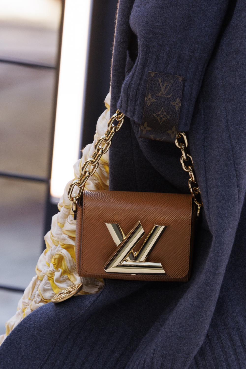 主打手袋也推出變奏本版。