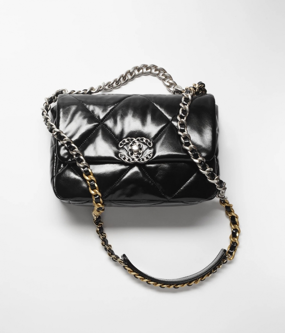 CHANEL 19 Handbag