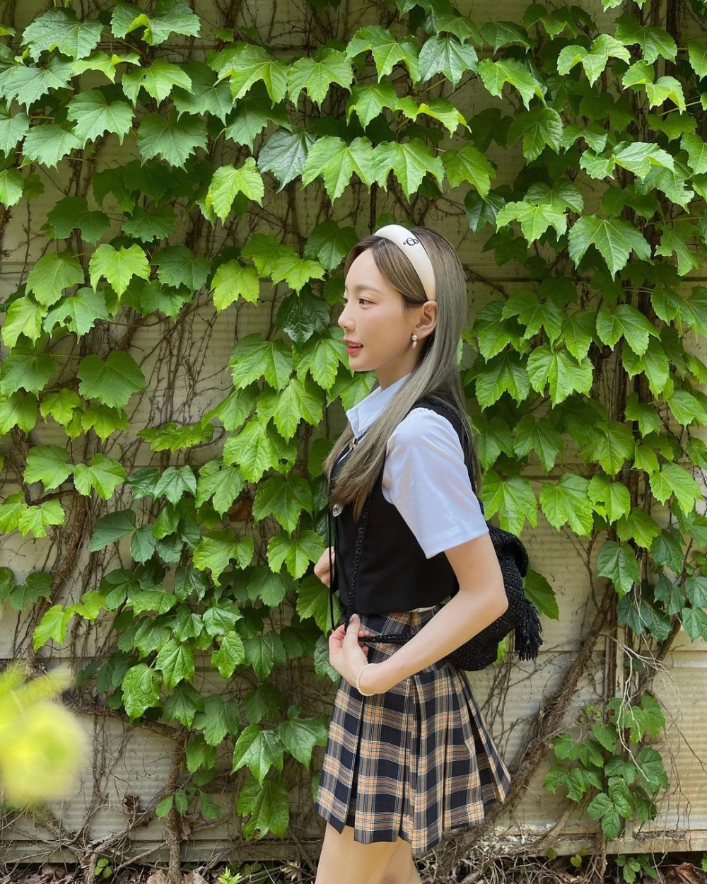 飾有字母的款式頗具有校園風格