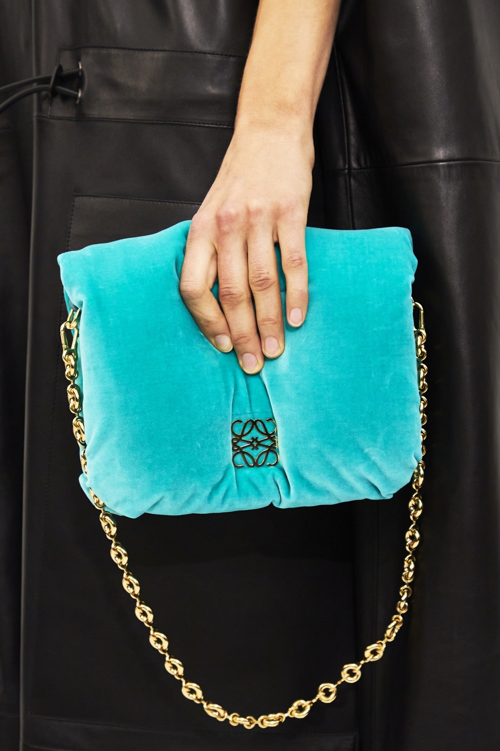 以及高級的湖水綠登場。