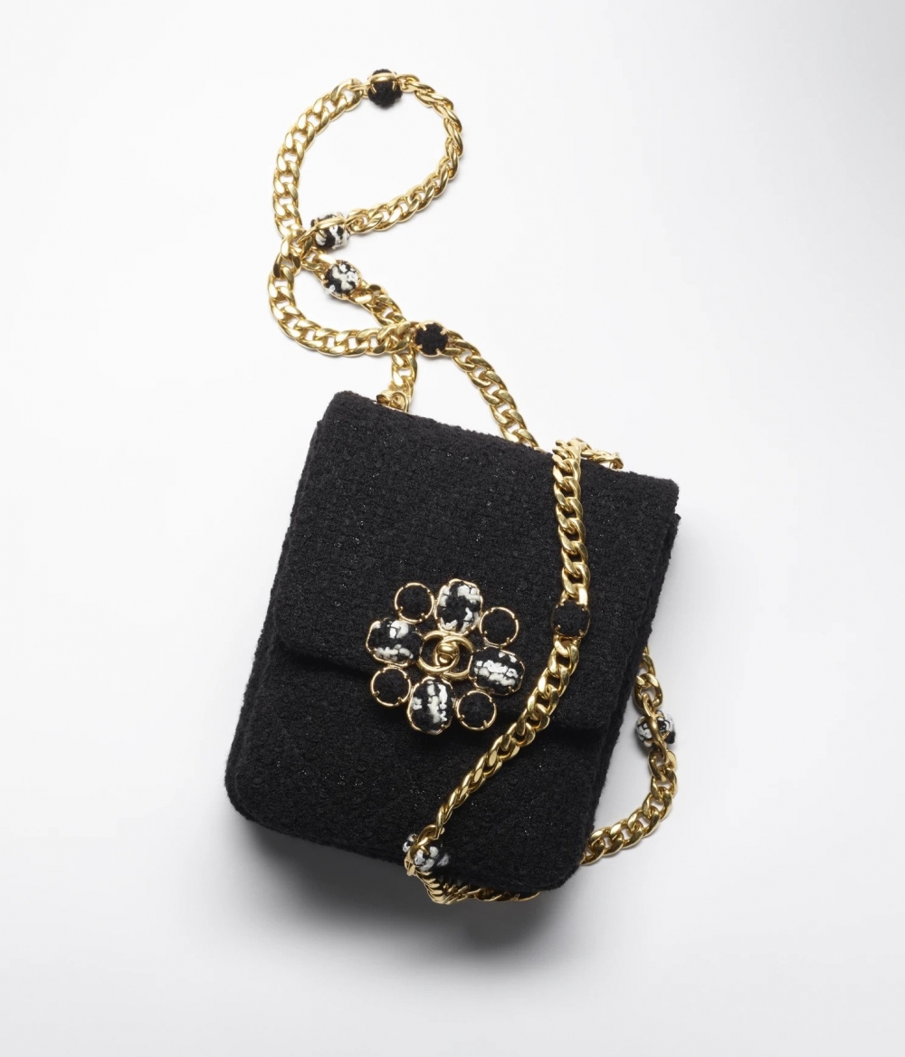 CHANEL Mini Flap Bag黑色粗花呢。