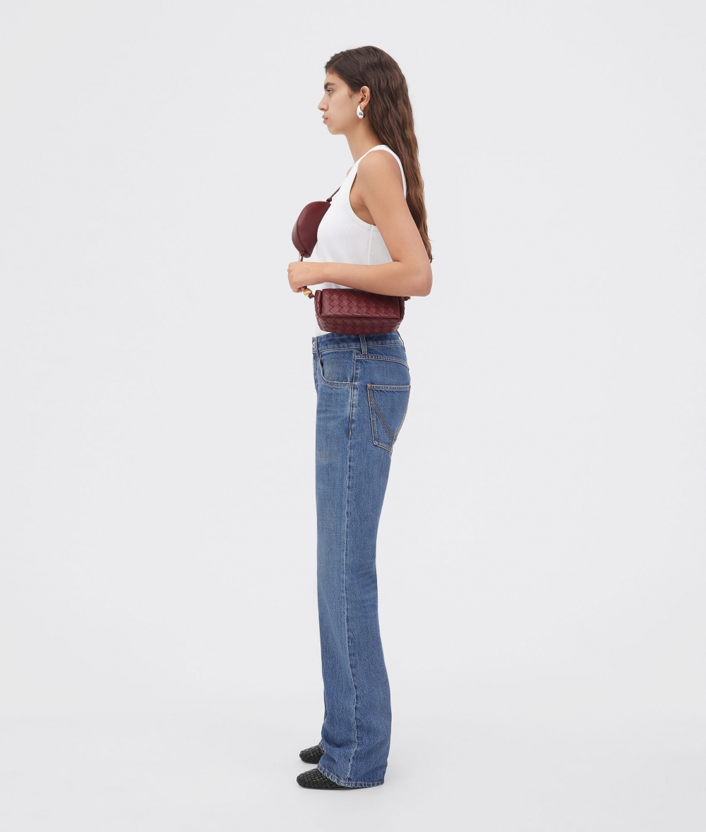 低調的顏色也非常適合在秋冬時搭配。